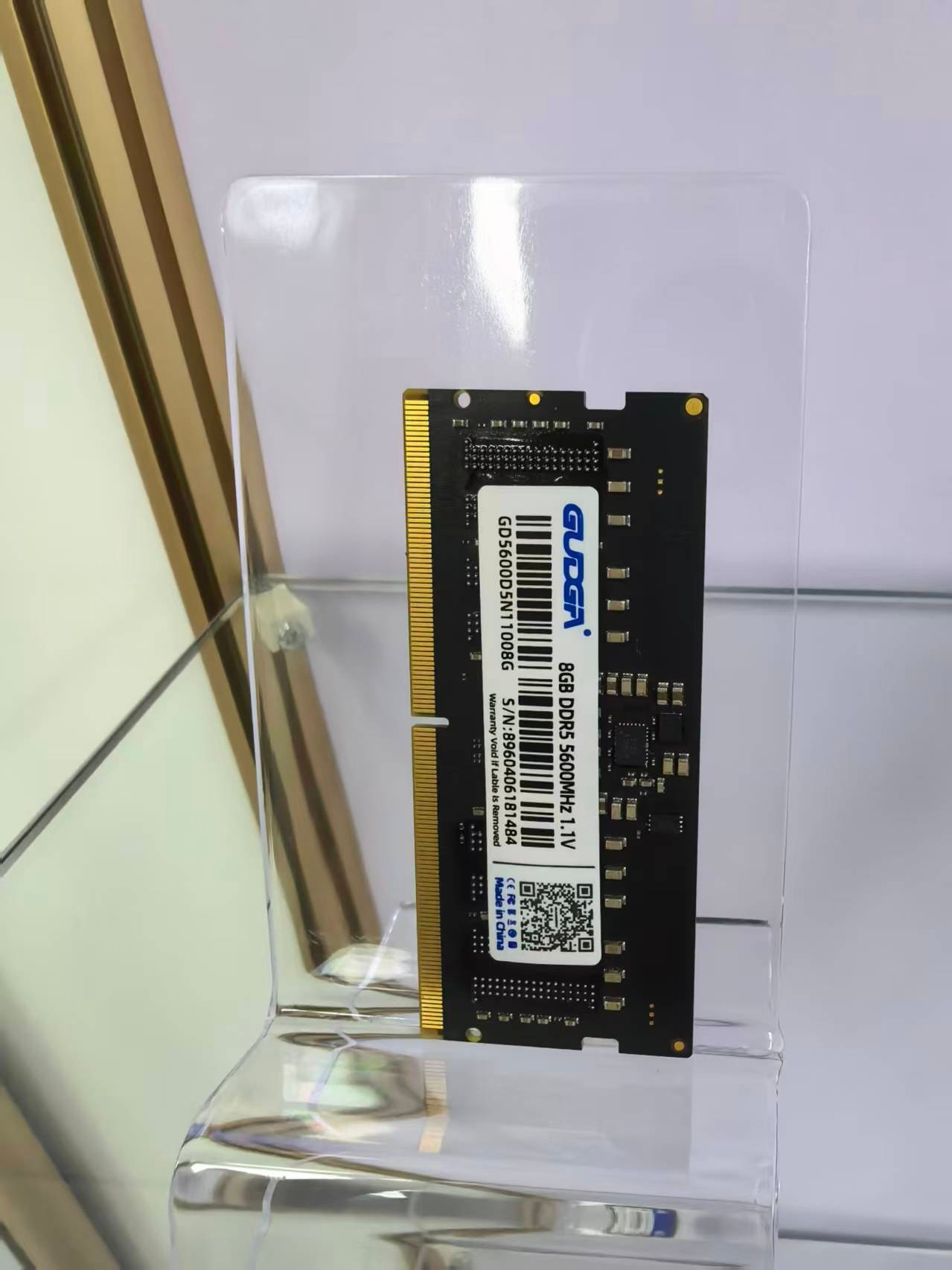 2026년 7월 스토리지 시장은 상당한 차이를 보였습니다. SSD 가격은 안정되고 DDR5 가격은 계속 상승하여 최고치를 경신했습니다.